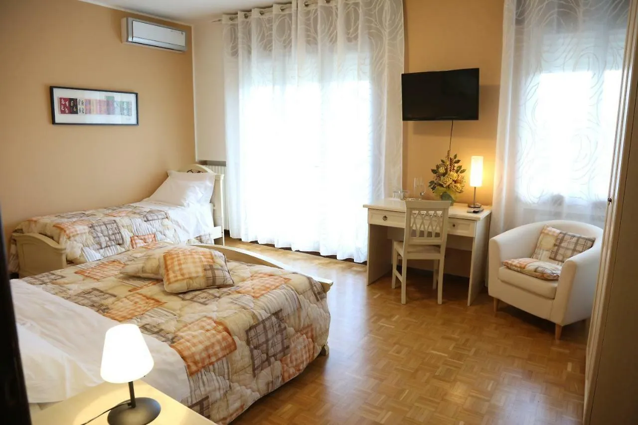 B&B Da Lu Conselve Bed & Breakfast